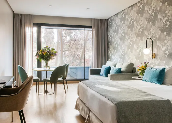 Apartosuites Jardines de Sabatini Madrid